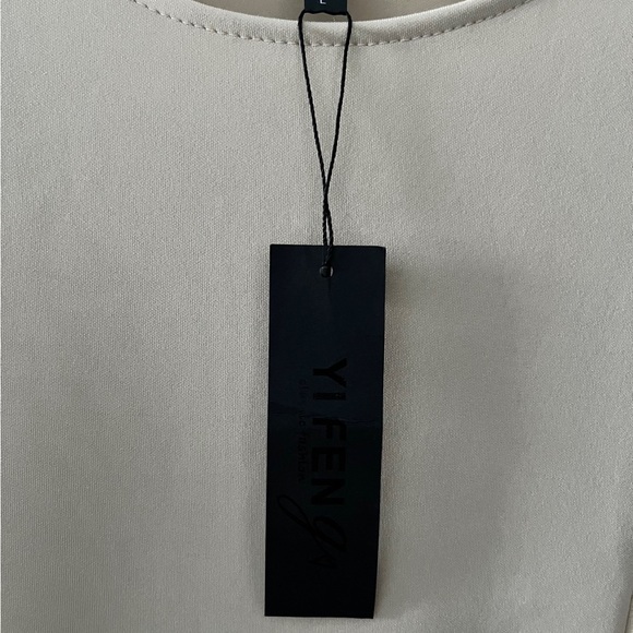 Beautiful elegant three quarter length sleeve dress - Picture 4 of 5